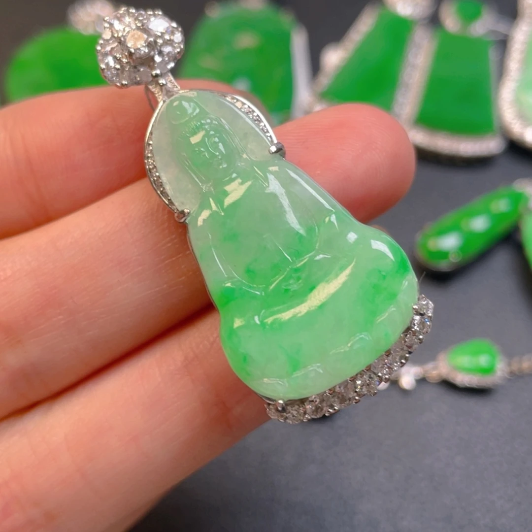梓***妍翡翠银S925镶嵌吊坠(不含链)