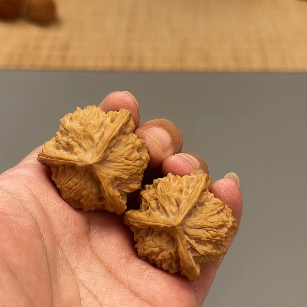 把件猴头核桃37×32盘山三棱XM3354