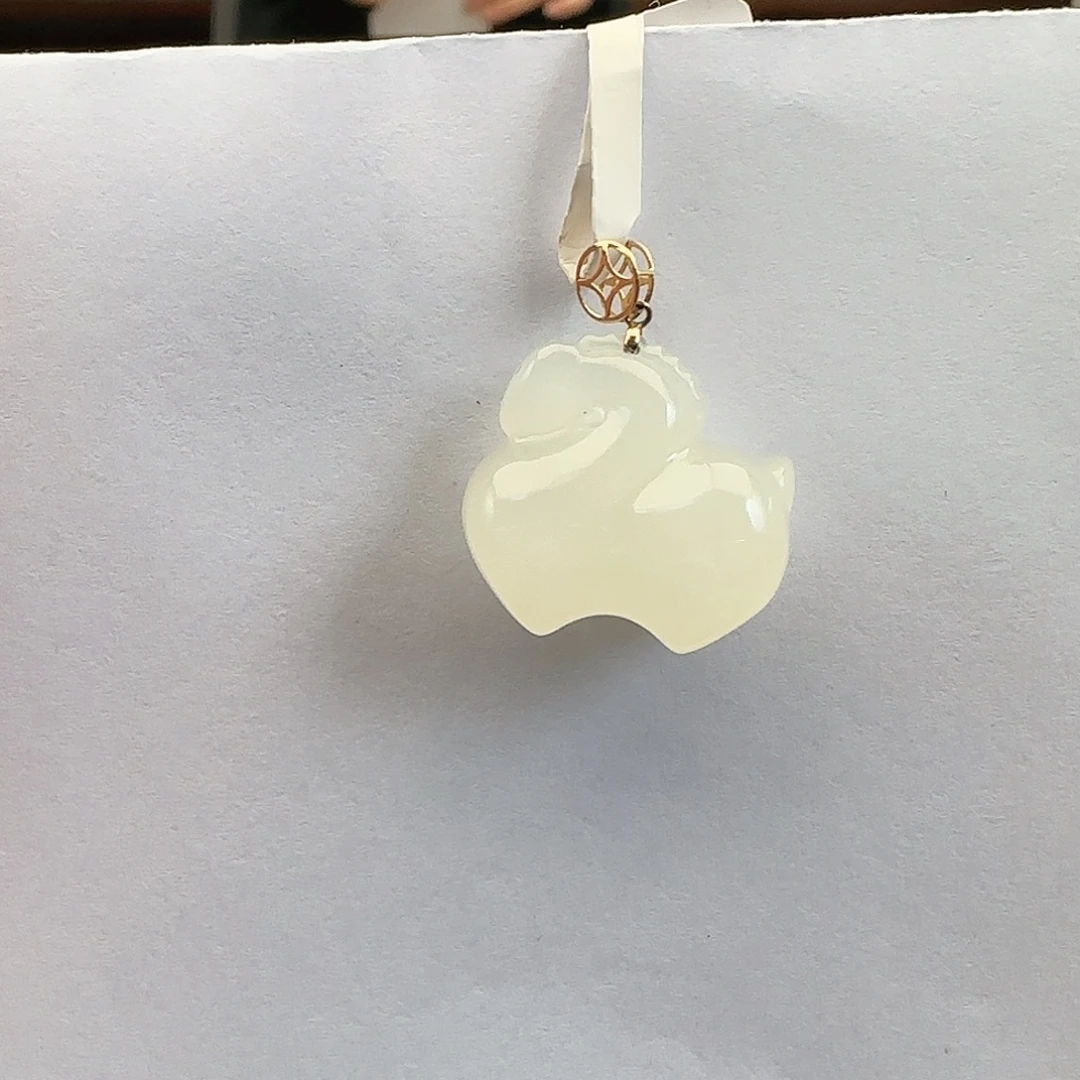 和田玉18K金镶嵌颈饰马上有财