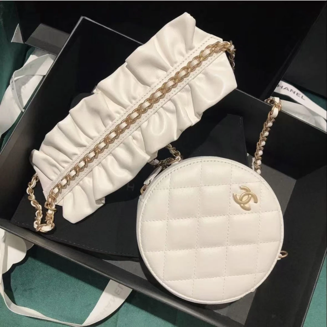 95新 Chanel/香奈儿 展会外场！白金荷叶边肩带圆饼包
