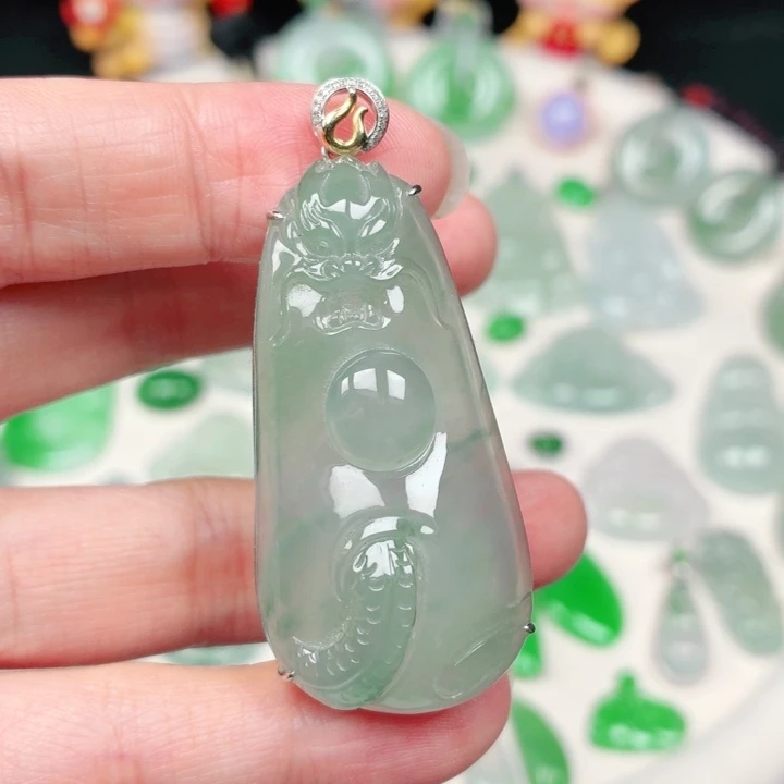 颈饰18K金镶嵌翡翠缅甸天然A货翡翠