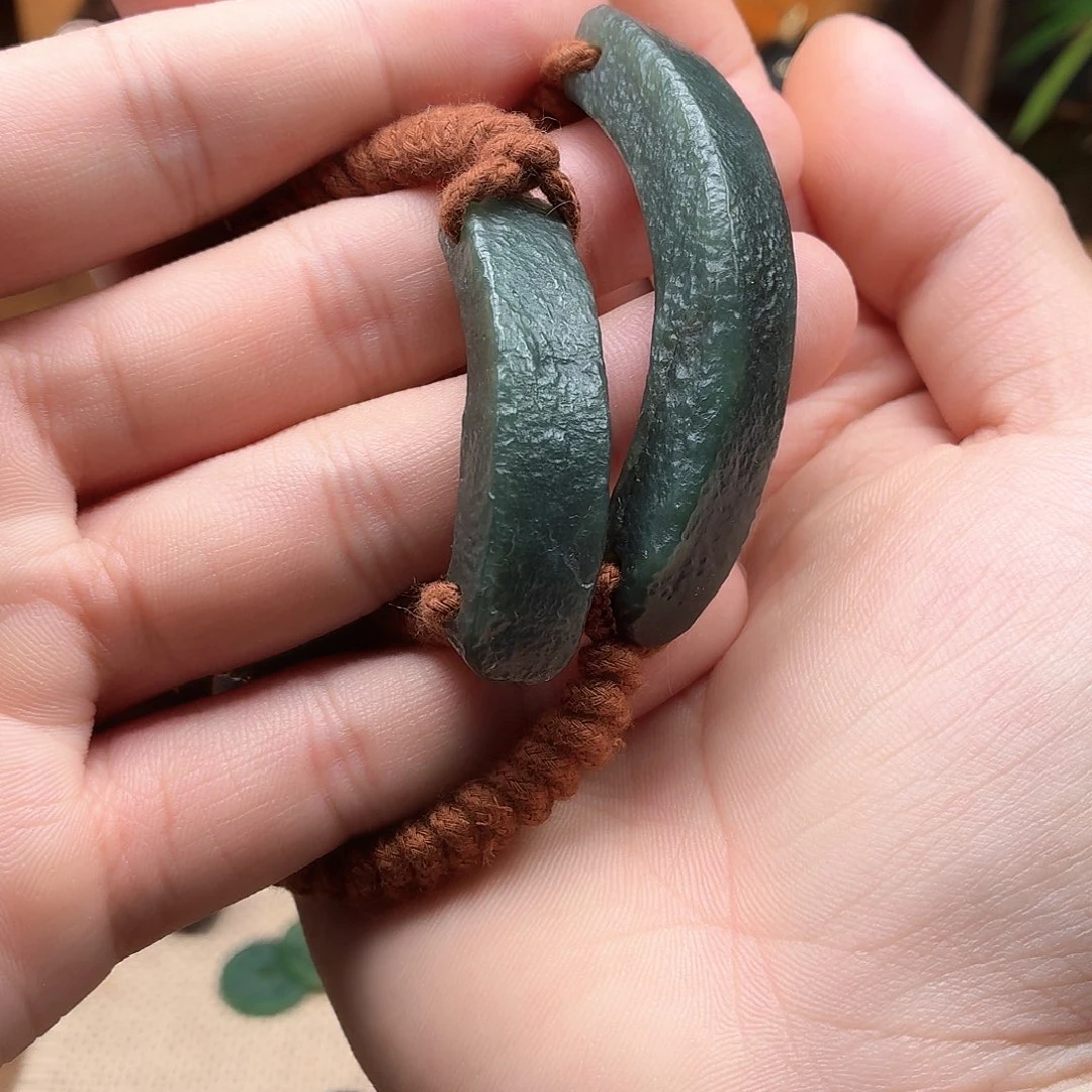 升***师颈饰未镶嵌和田玉