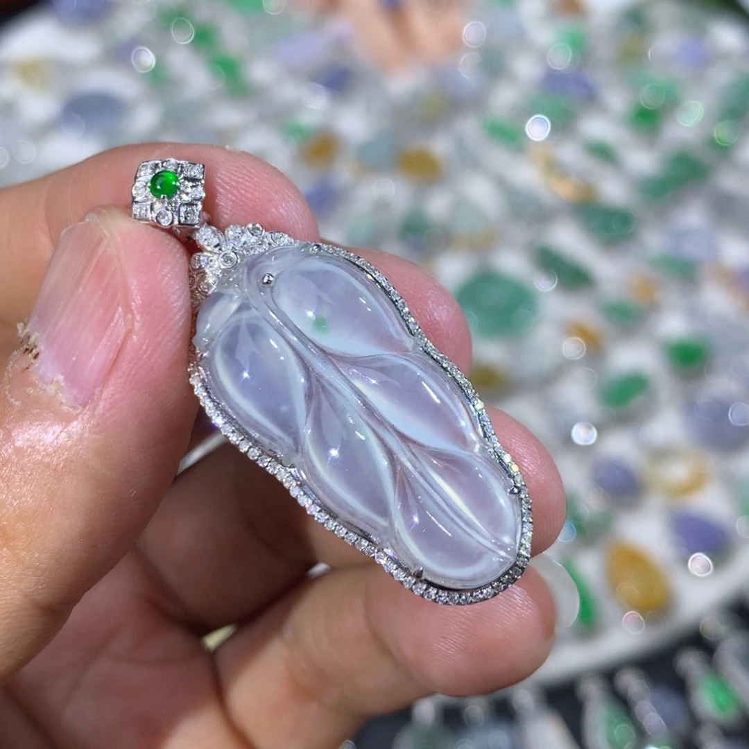 F***狸吊坠(不含链)18K金镶嵌翡翠