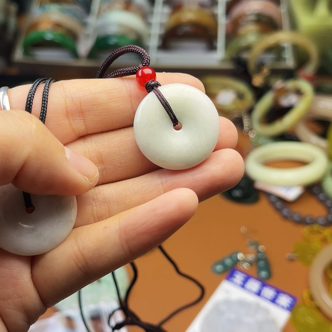 翡翠颈饰未镶嵌这