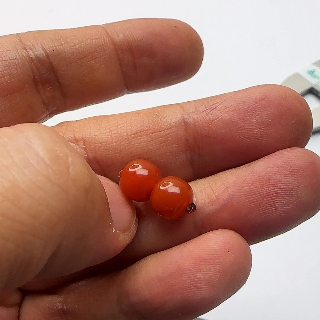 星***。琥珀未镶嵌裸石珠子