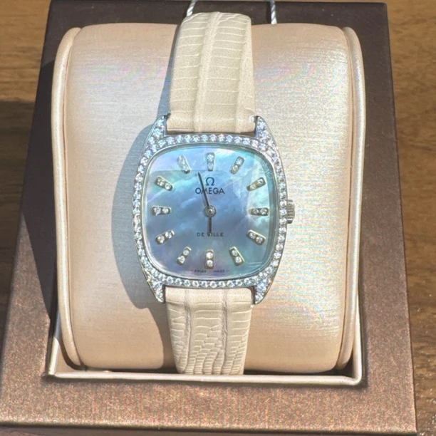 95新 Omega/欧米茄 欧米茄305-1手动后钻瑞士女表