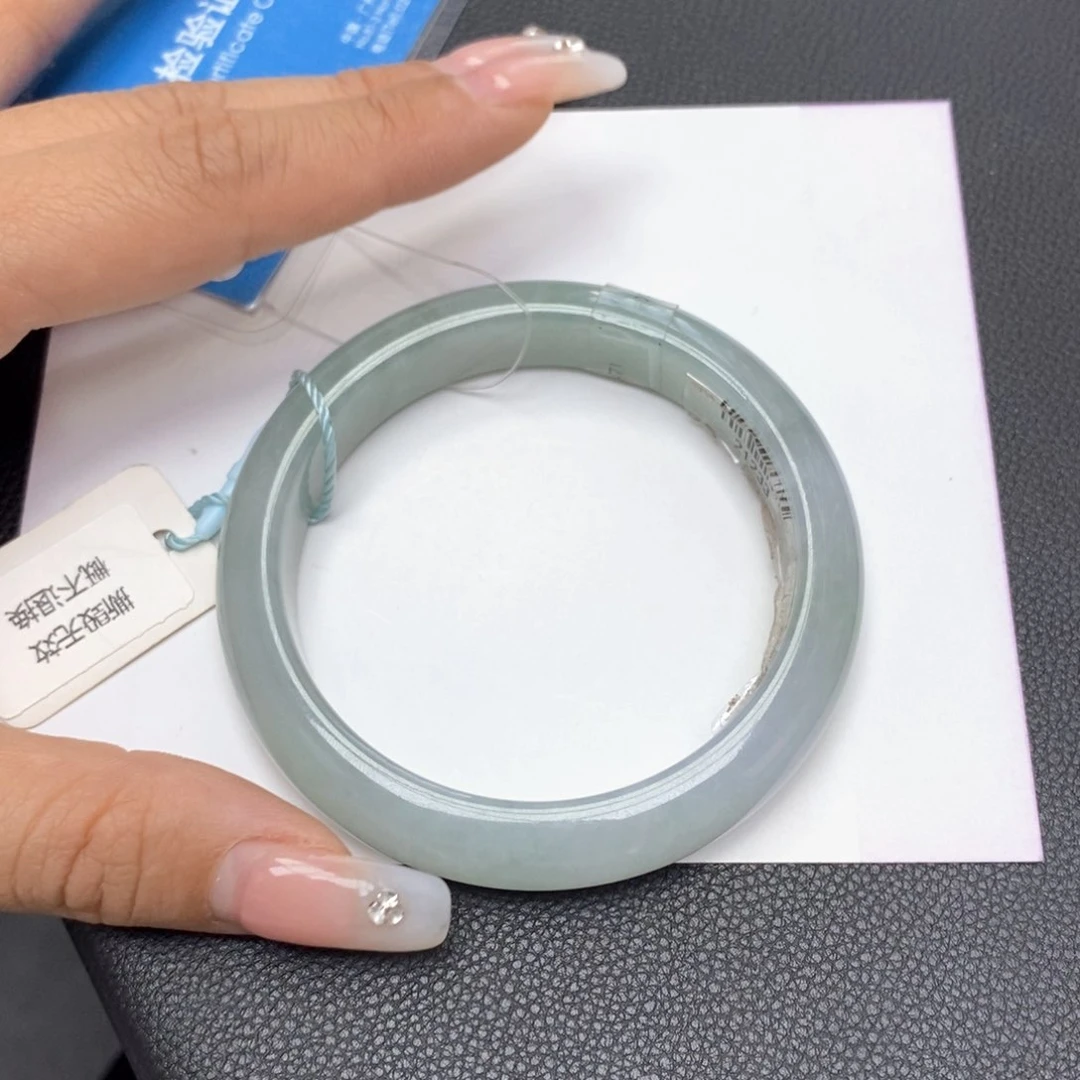 翡翠手镯未镶嵌魔***味56圈口