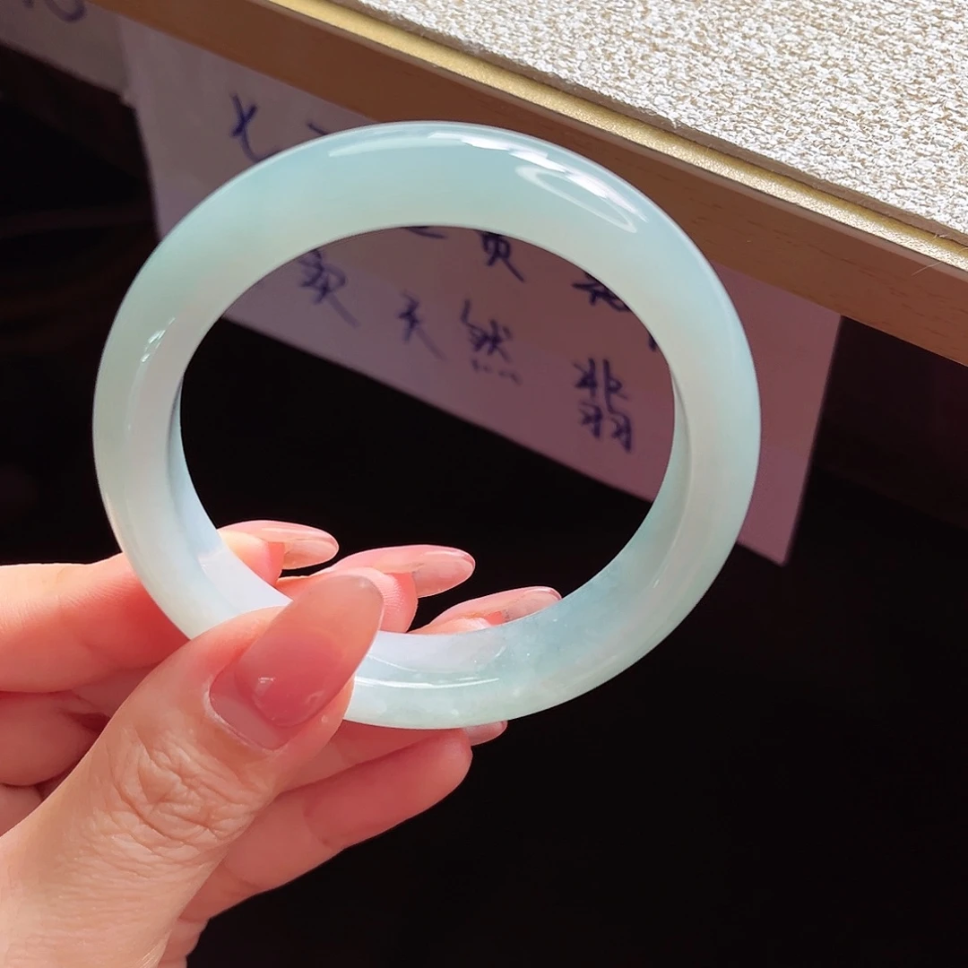 翡翠手镯未镶嵌手镯