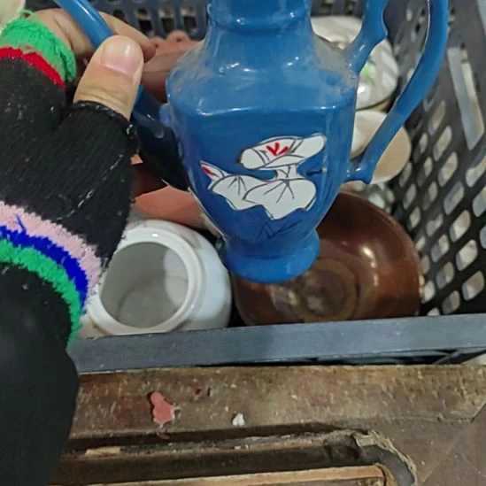 纯***粹陶瓷精美摆件（不退换，微瑕的）