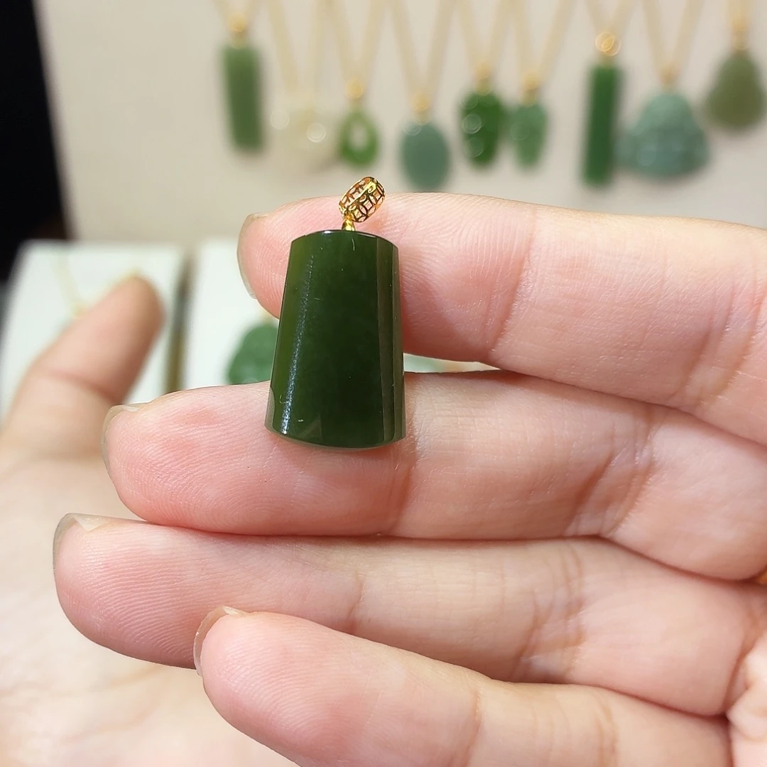 和田玉（碧玉）18K金镶嵌吊坠(赠链)