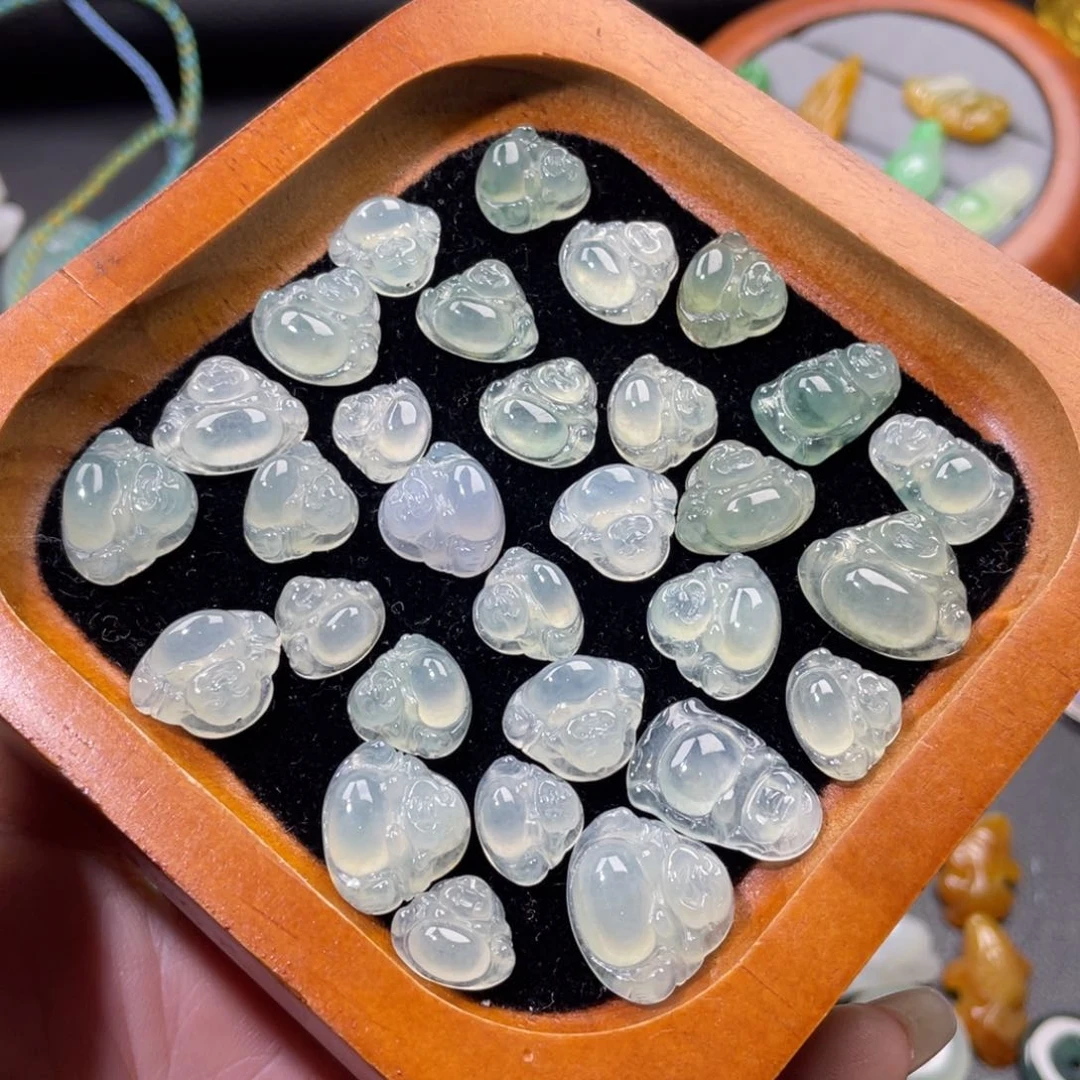 颈饰未镶嵌翡翠吊坠任选一颗，随机发
