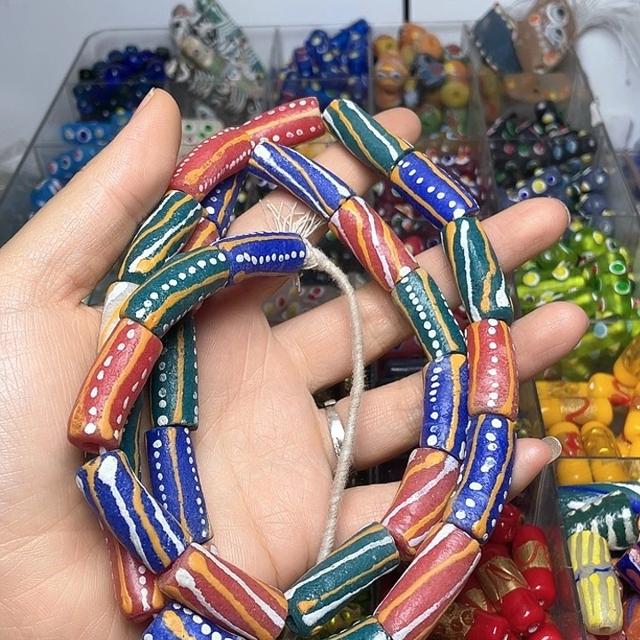 琉璃颈饰1101。 非洲琉璃一条