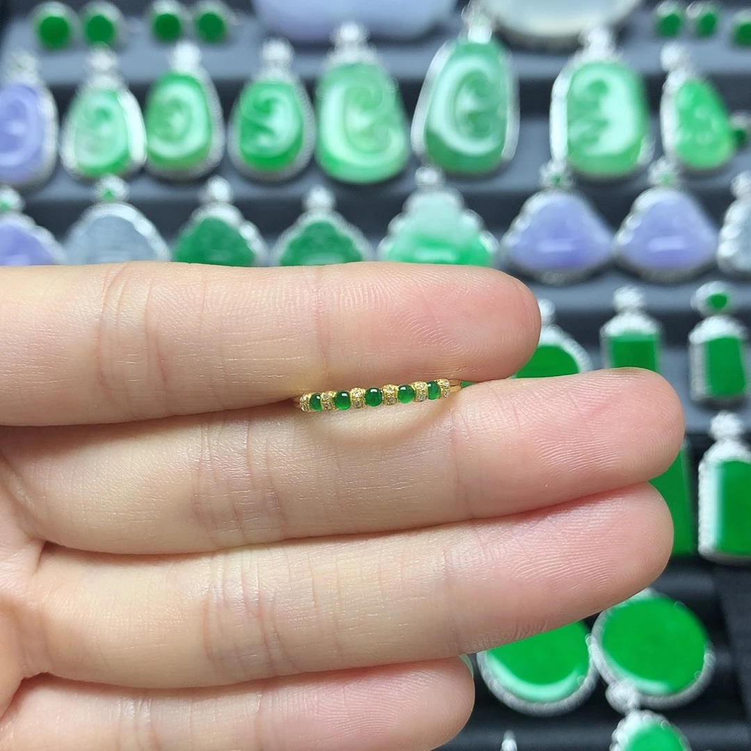 18K金镶嵌戒指翡翠戒指