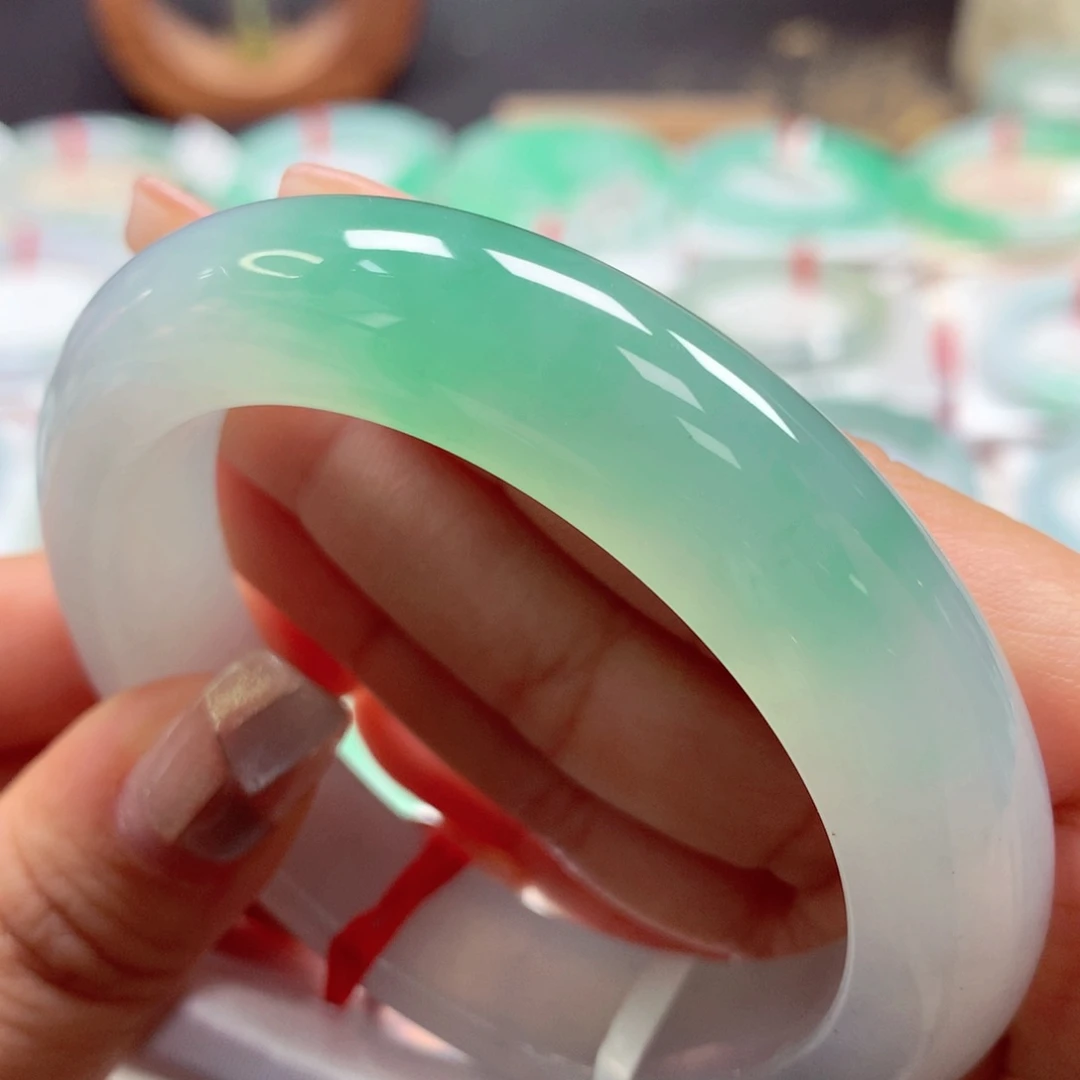 翡翠手镯未镶嵌56正53号88