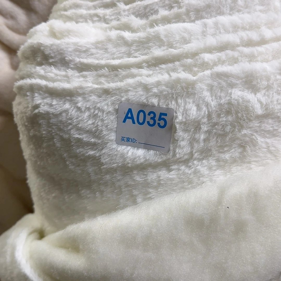奶白色高密兔毛加棉16元2毛035