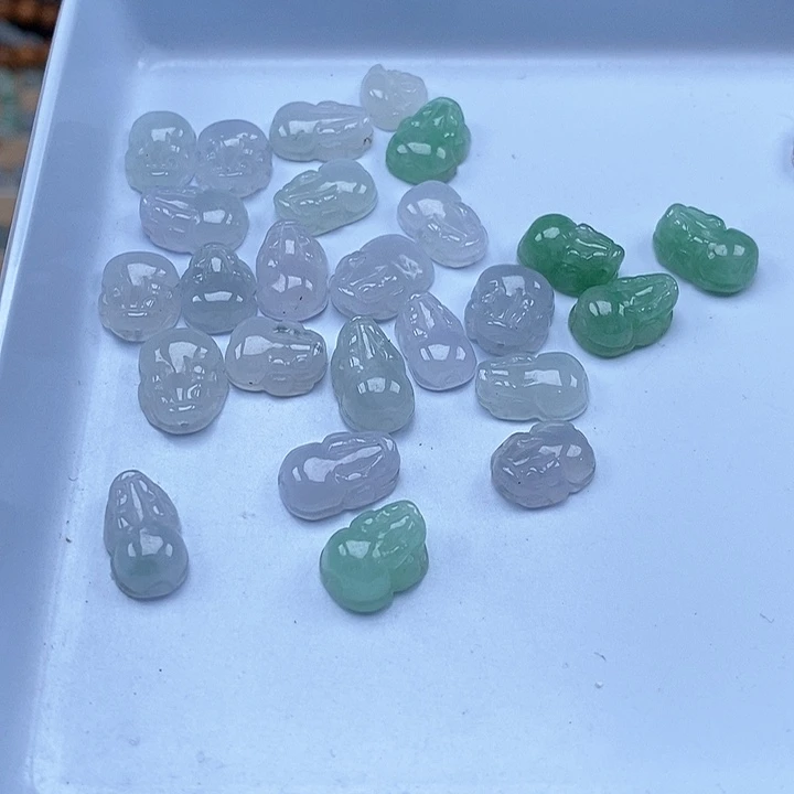 吊坠(不含链)未镶嵌翡翠一个40