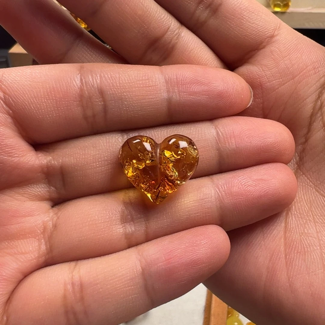 琥珀（花珀）颈饰未镶嵌末*黛屁桃（打孔不退换）