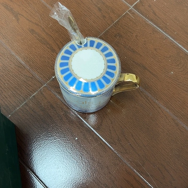 搪瓷瑕疵杯子一个