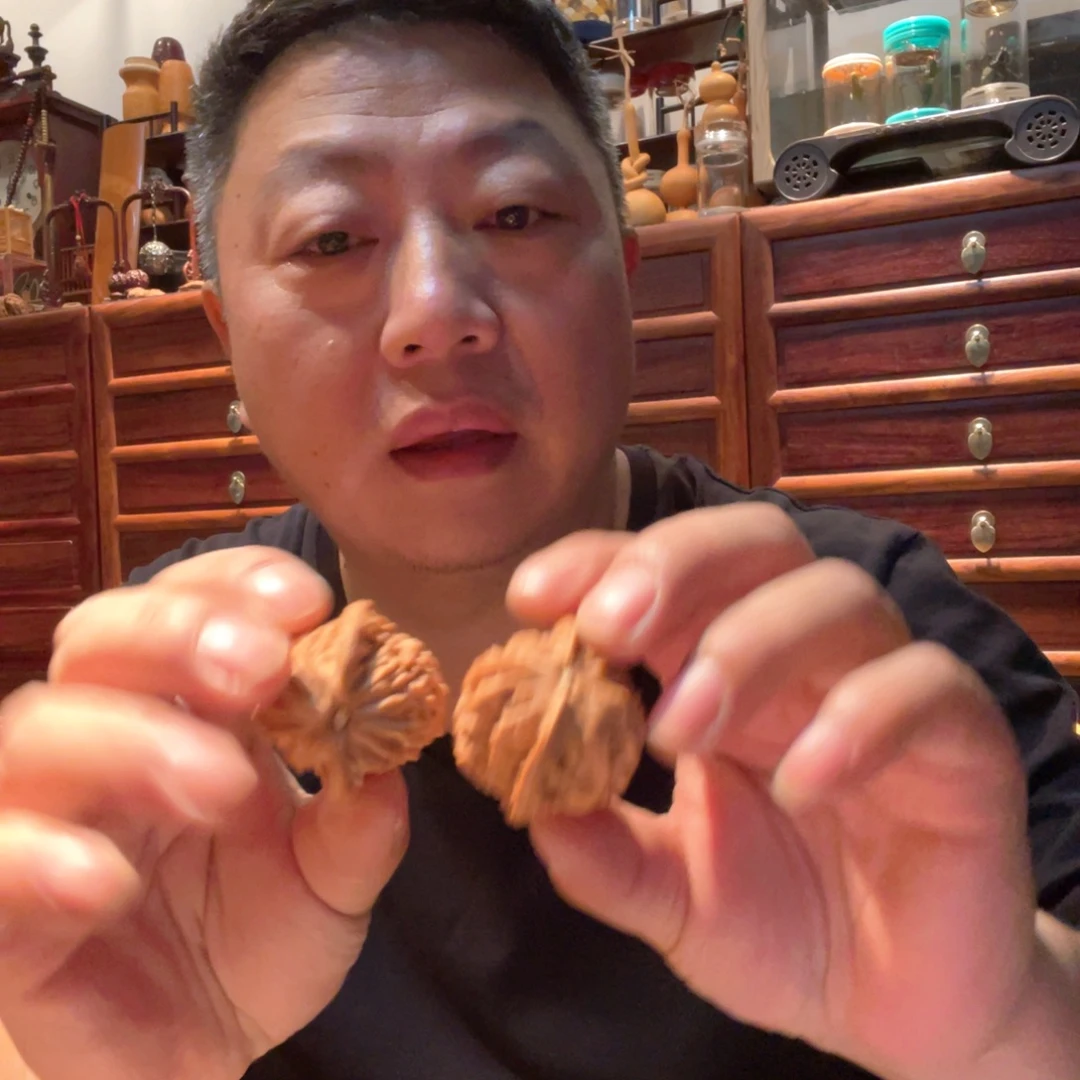 袁***剑吊坠文玩核桃嘎嘎嘎嘎