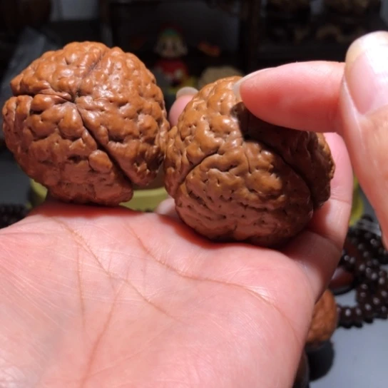 流***月吊坠橄榄核不退不换不接受中差评练手虫眼金刚