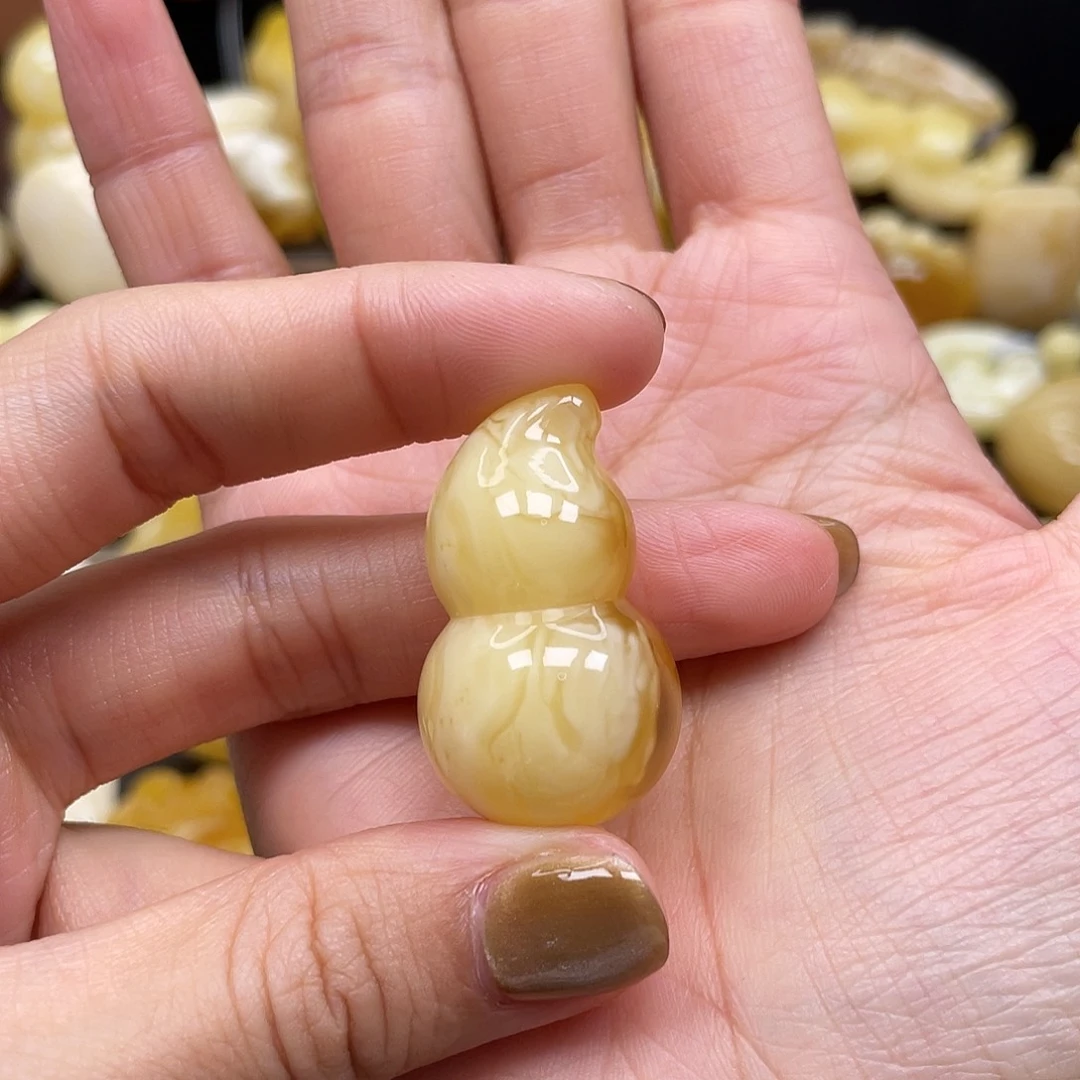 蜜蜡裸石未镶嵌苏*?蜜蜡