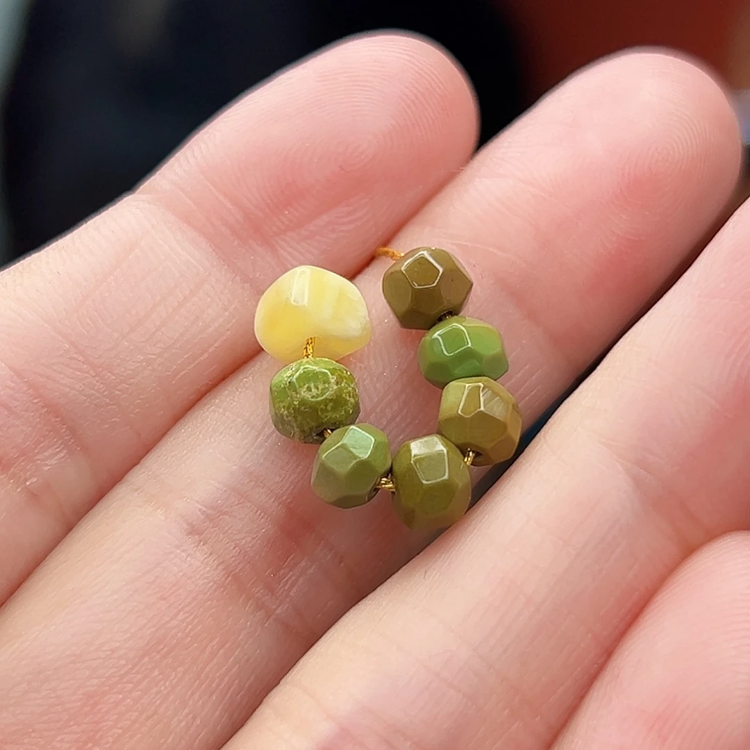 蜜蜡未镶嵌珠宝奇石