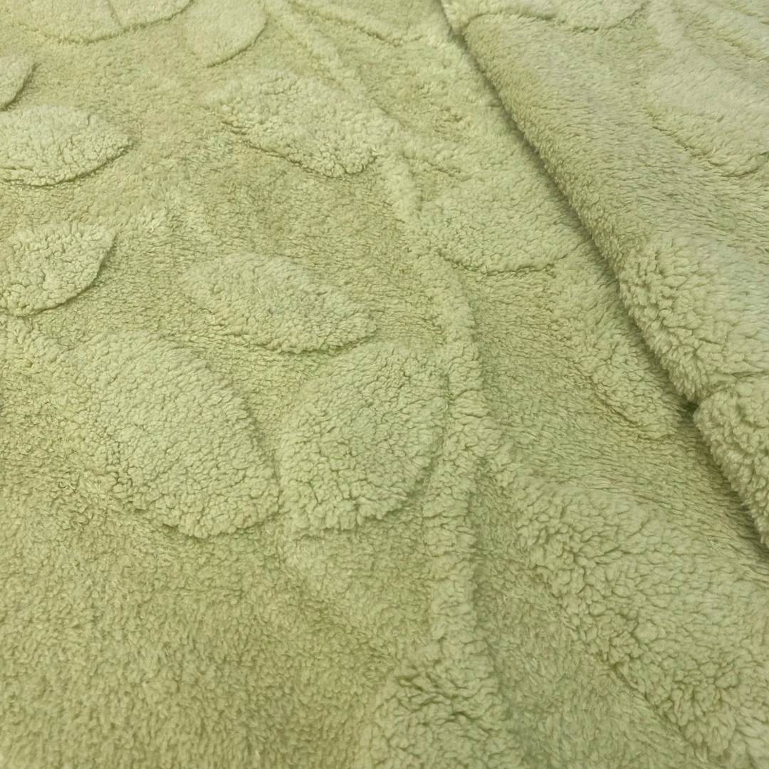 2*2.3米塔芙绒毛毯 绿色树叶雕花冬季铺床保暖大床用可盖毛毯