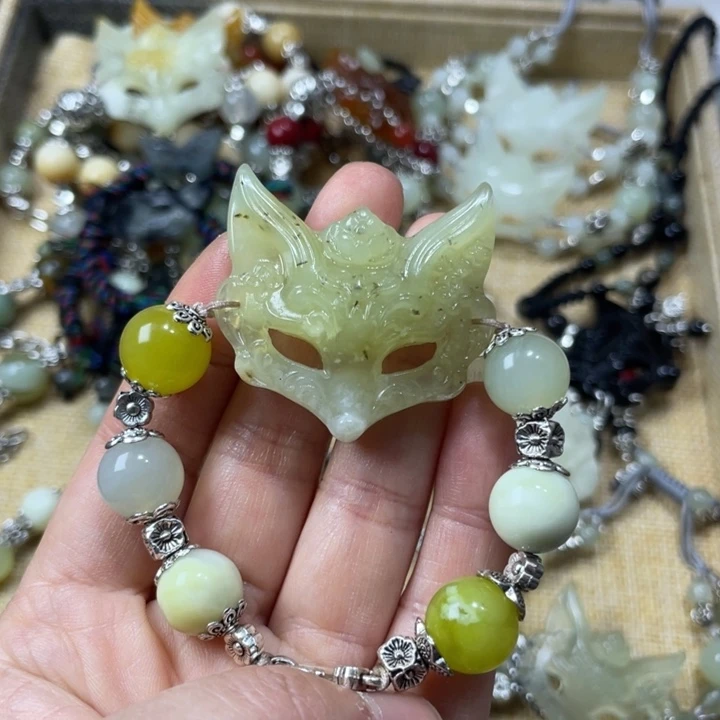 蛇纹石玉合金颈饰