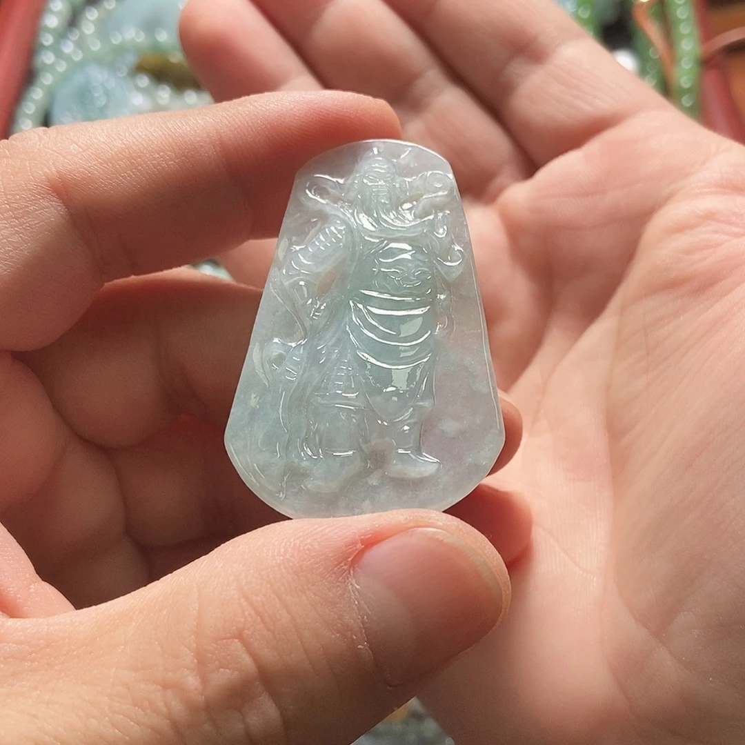 翡翠未镶嵌颈饰糯冰翡翠关公