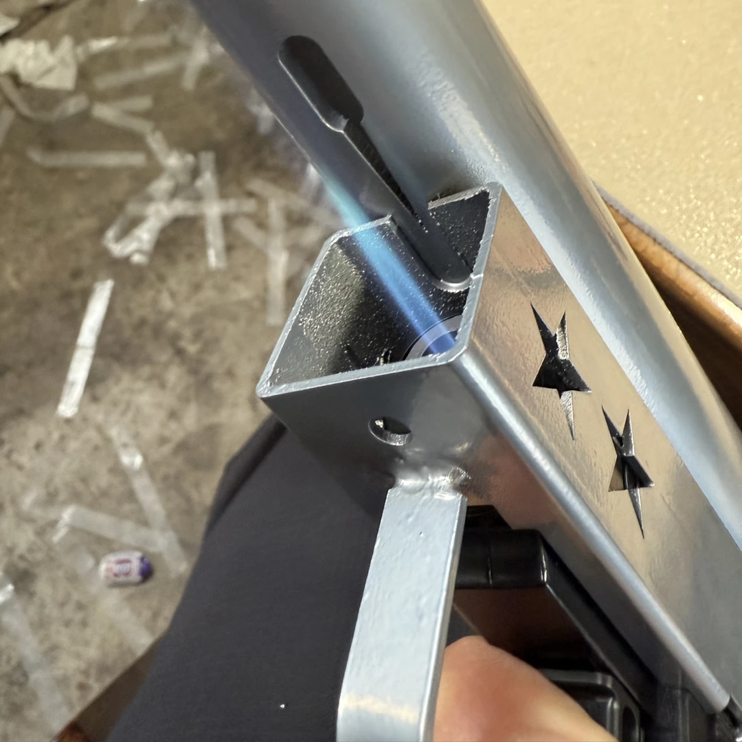 厂家直销加厚无缝钢管二t脚手持点火支架婚庆放炮神器