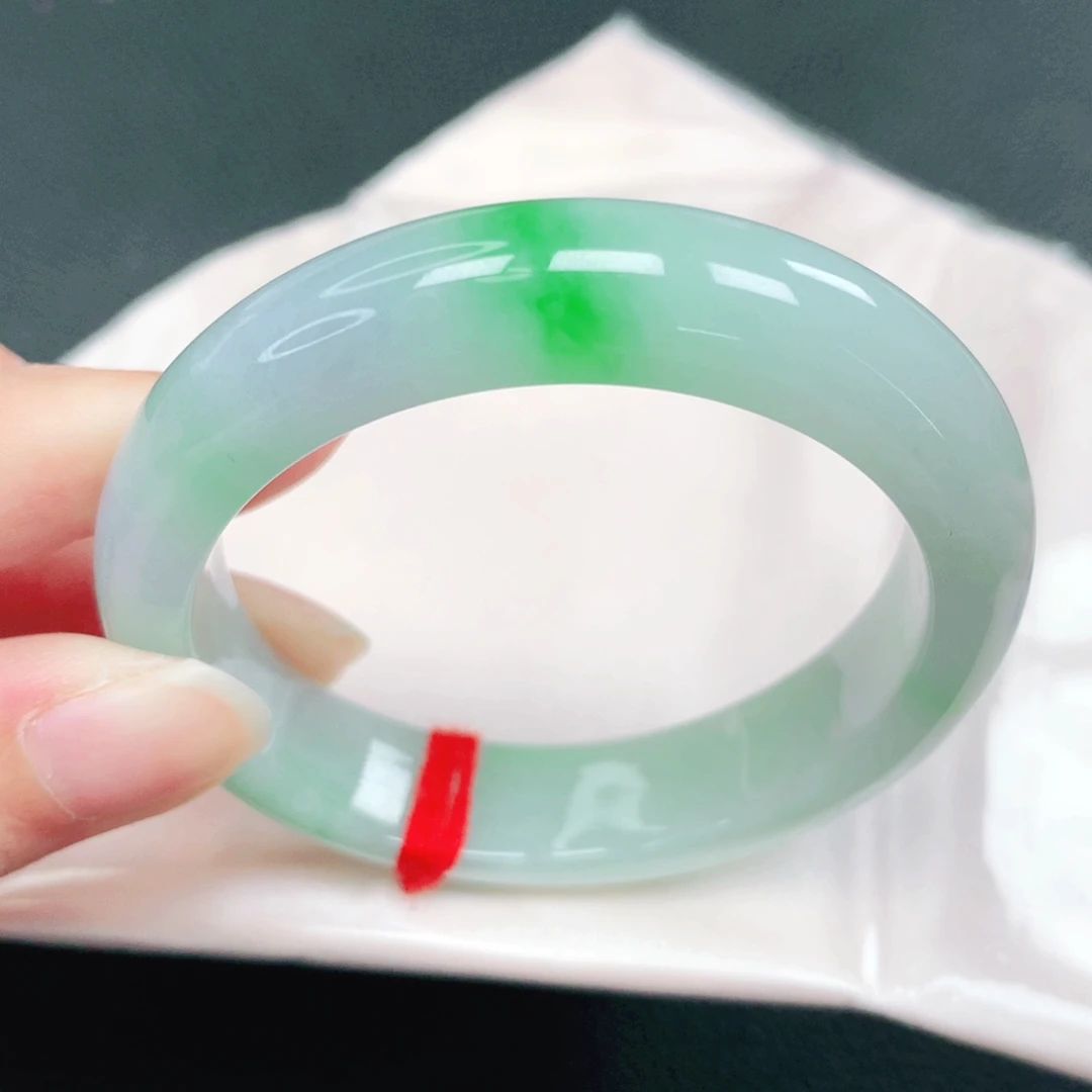 翡翠未镶嵌手镯54贵