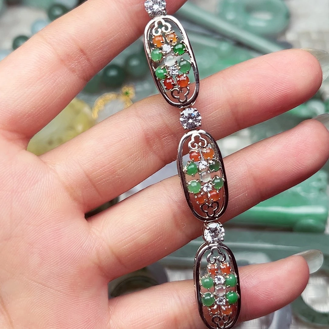 翡翠挂件未镶嵌翡翠