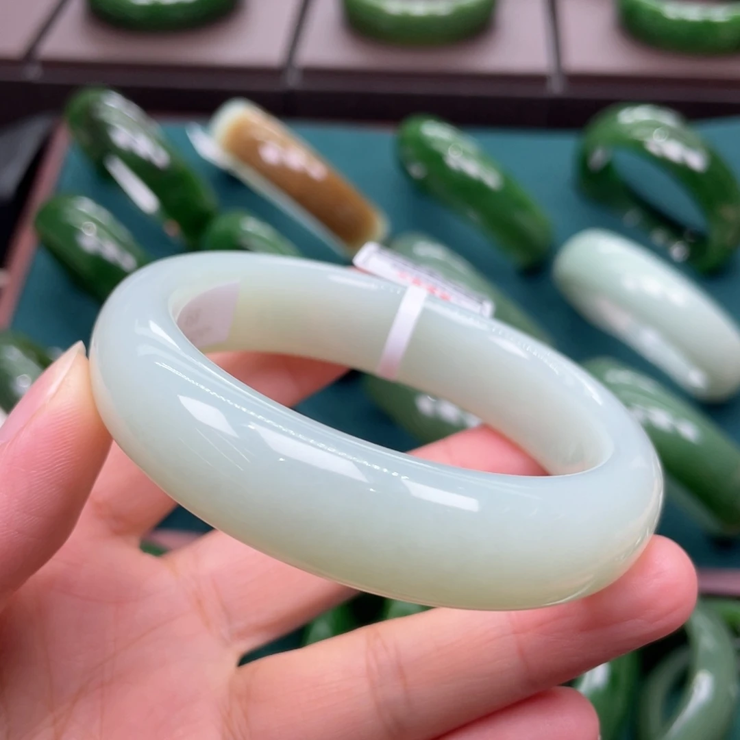 和田玉未镶嵌手镯58