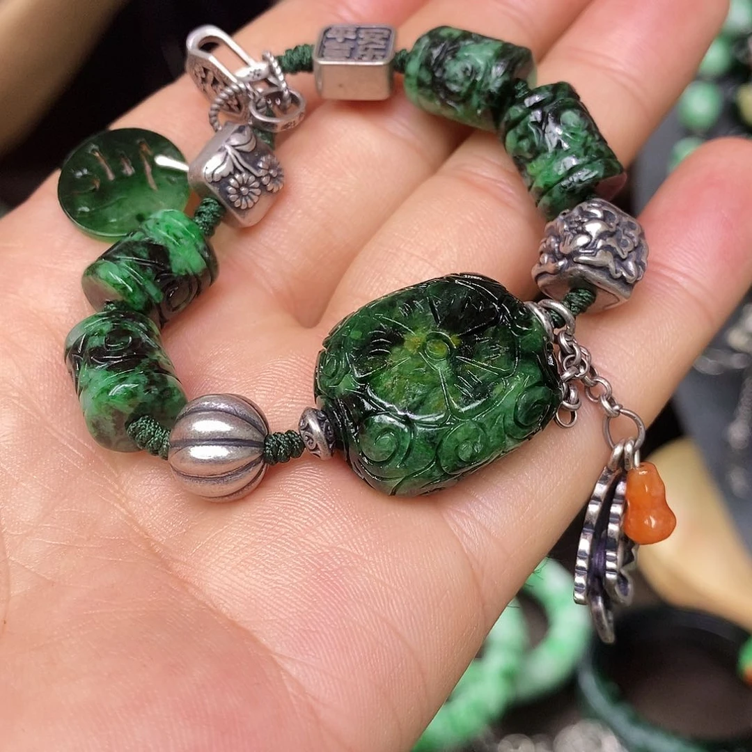 未镶嵌手链翡翠漂亮美眉