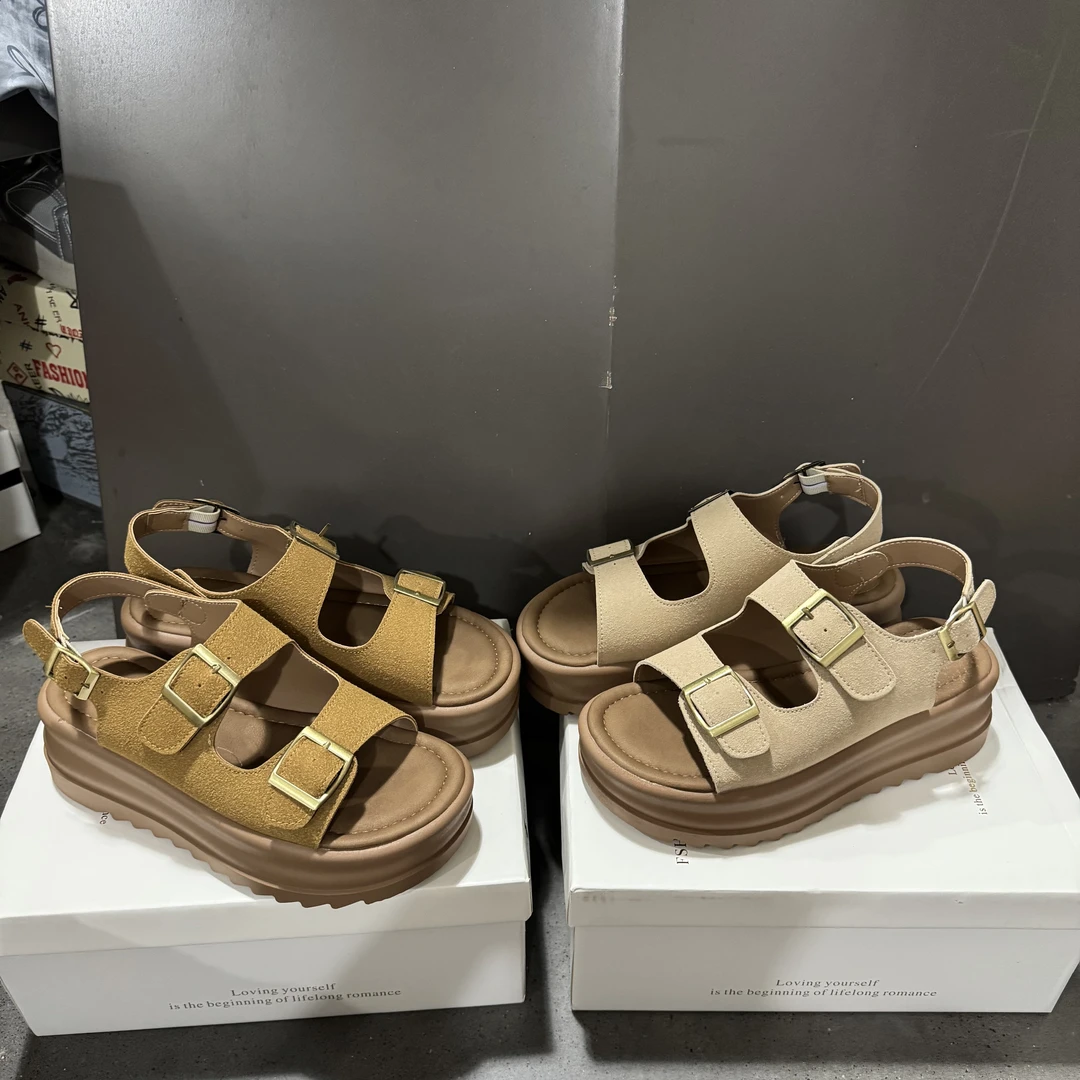 【断码！真皮！凉鞋  ！ 品质很高   双扣厚底凉拖  数量就一点  】