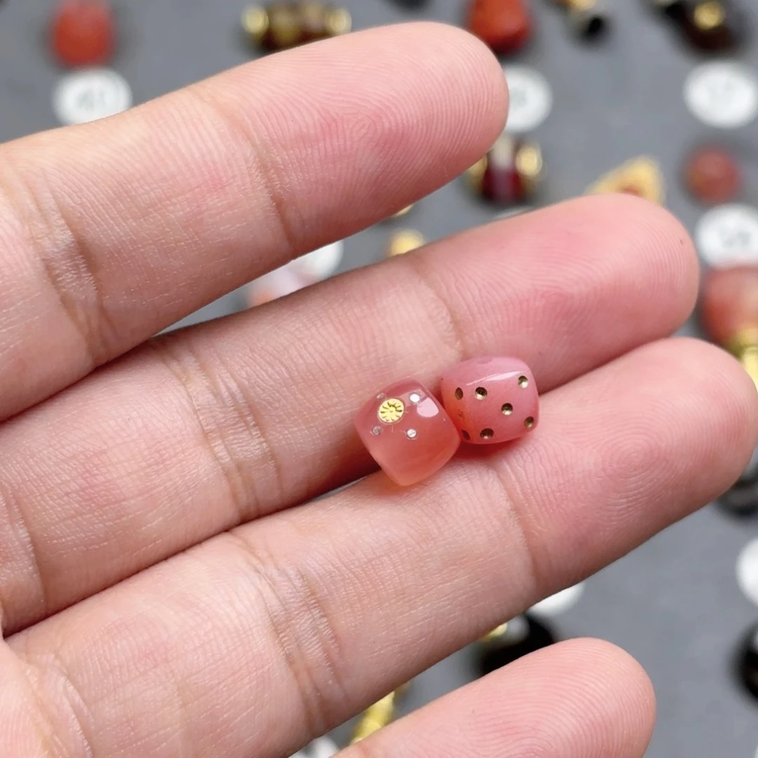 不***菁玛瑙/玉髓文玩配饰未镶嵌