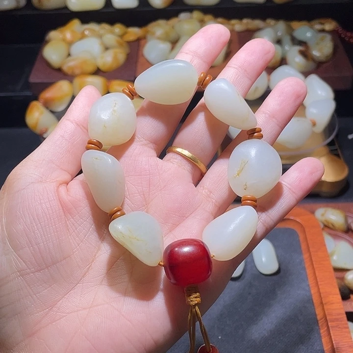 东***光和田玉未镶嵌手链