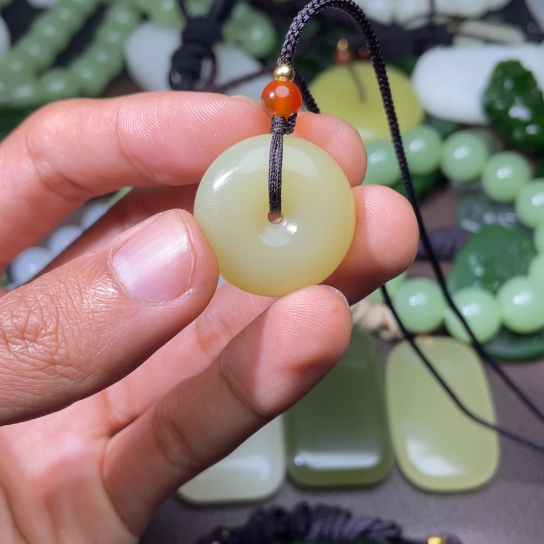 颈饰未镶嵌和田玉