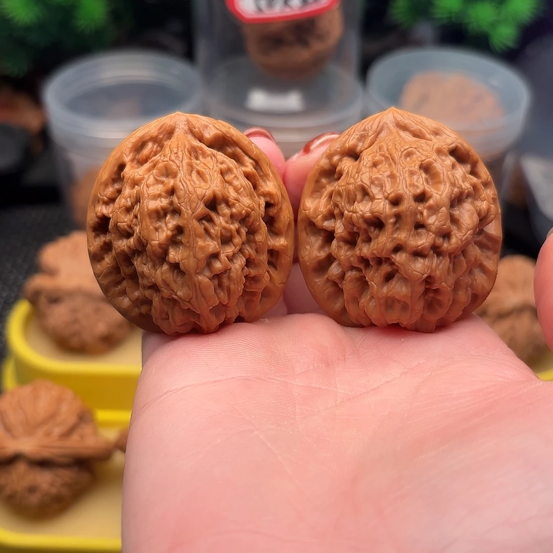 W****文玩核桃吊坠金公子