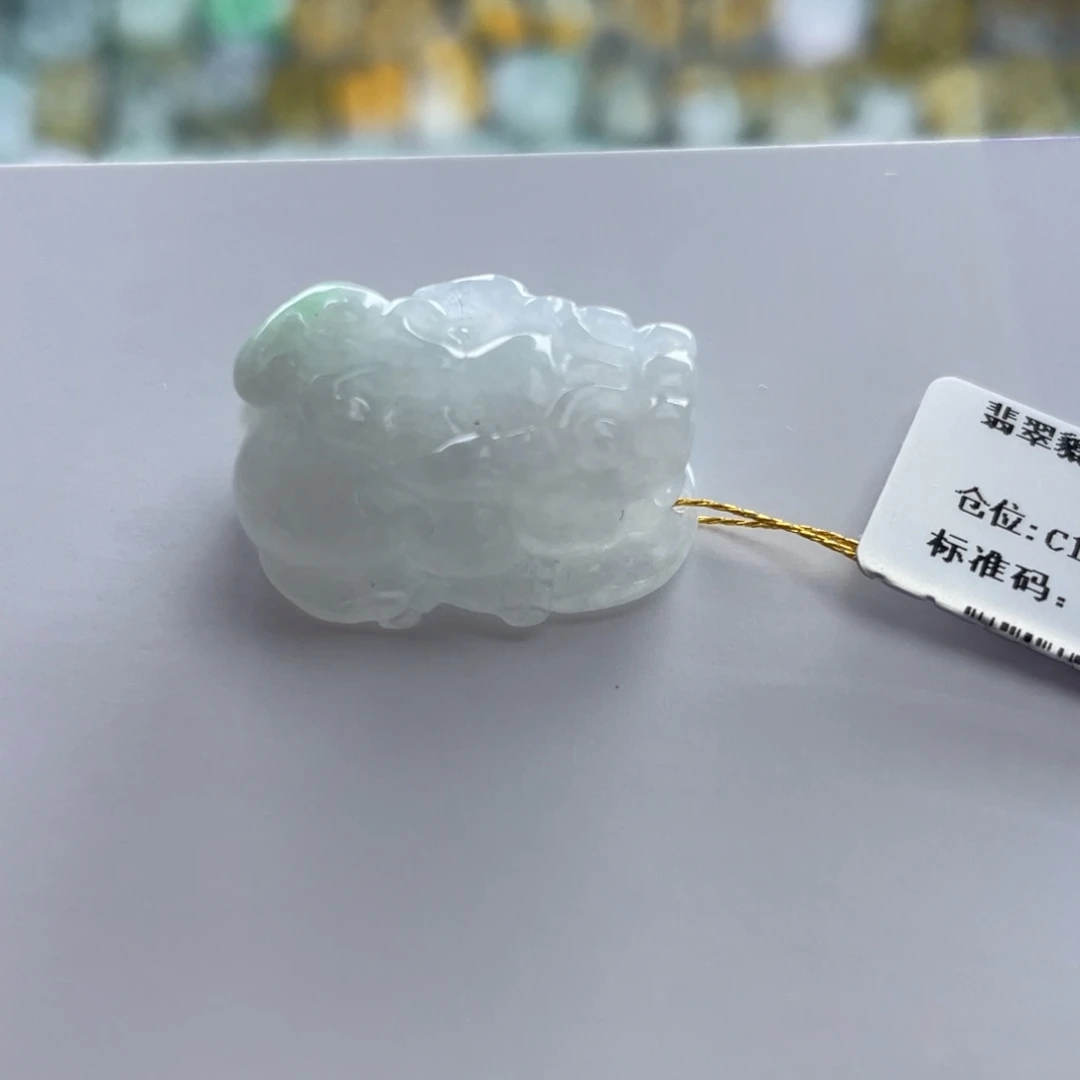 翡翠未镶嵌颈饰貔貅
