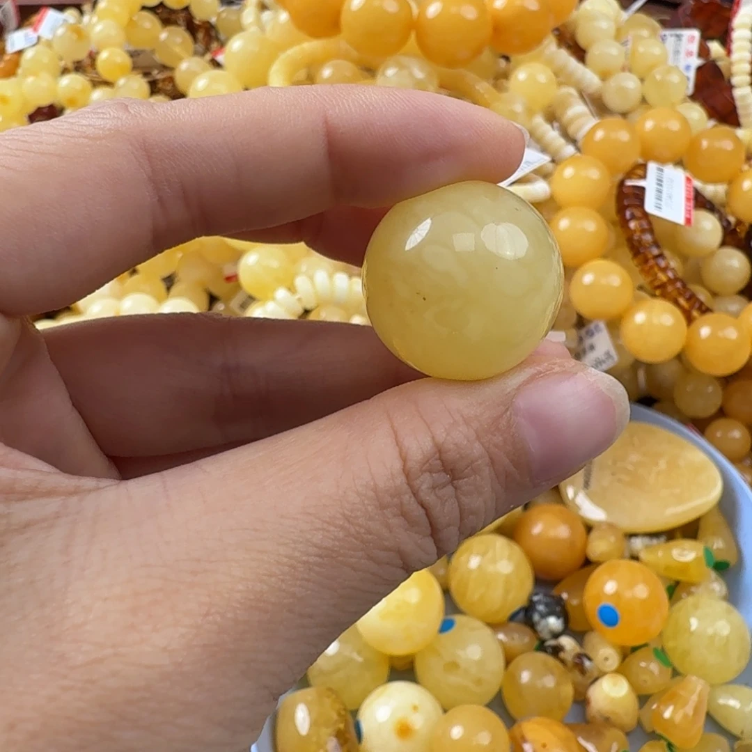 未镶嵌琥珀珠宝奇石