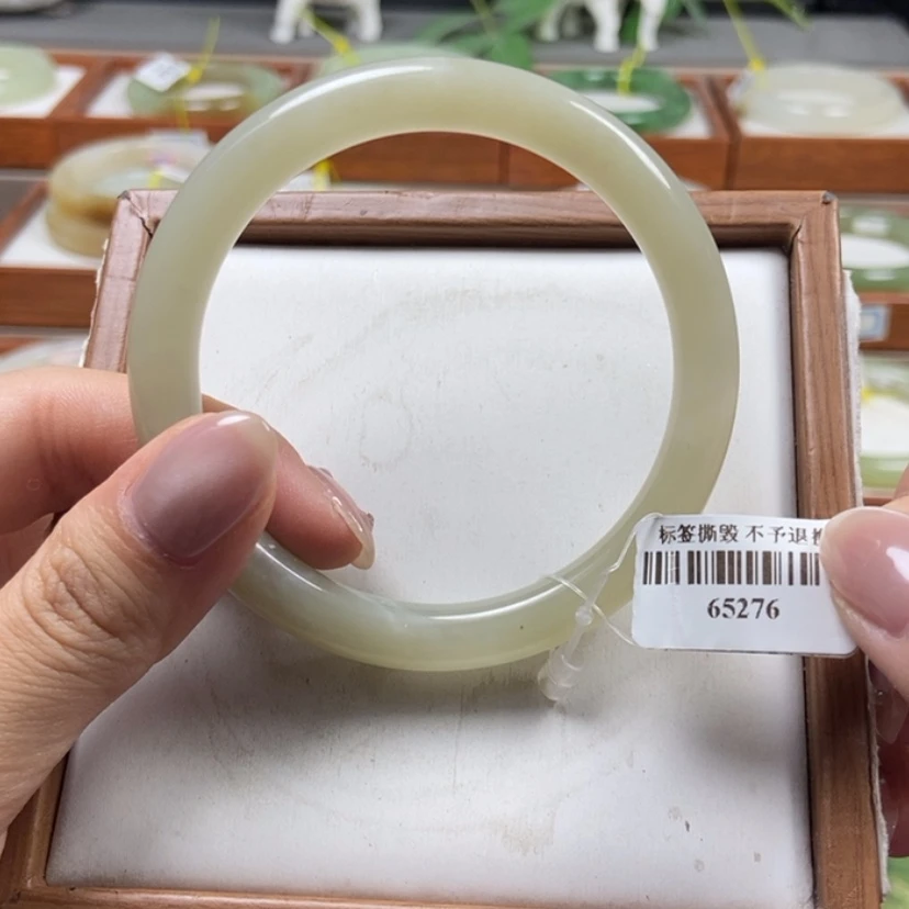 【闪购商品】和田玉手镯未镶嵌3