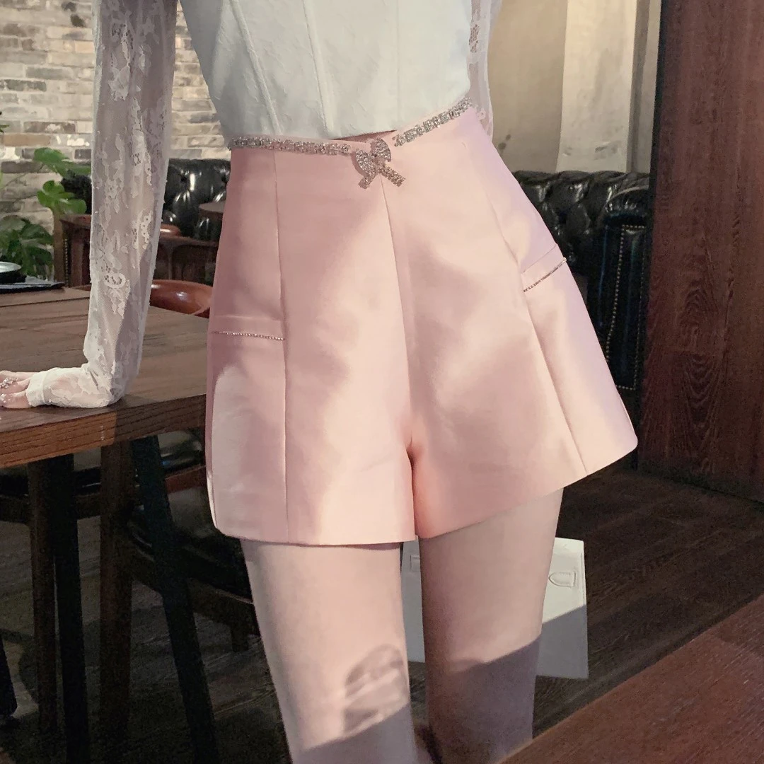 BeQueenStory【凡尔赛千金】优雅名媛钻链蝴蝶结高腰短裤女