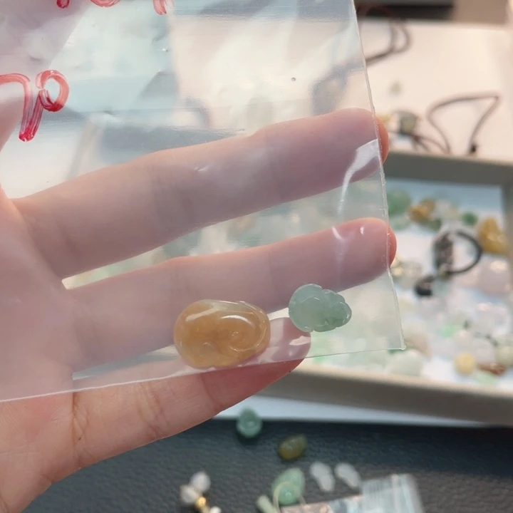 老****翡翠未镶嵌颈饰A货翡翠不退不换