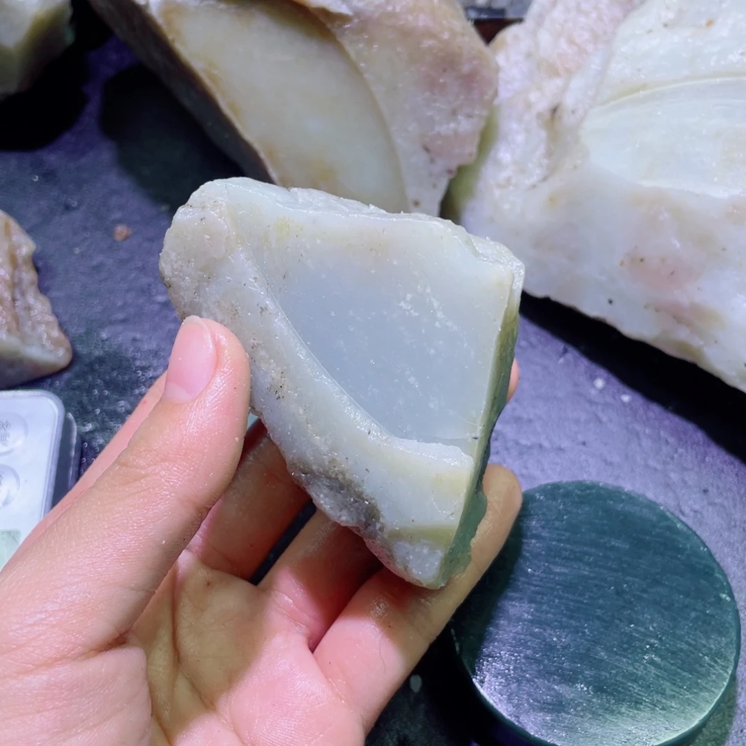 和田玉未镶嵌珠宝半成品