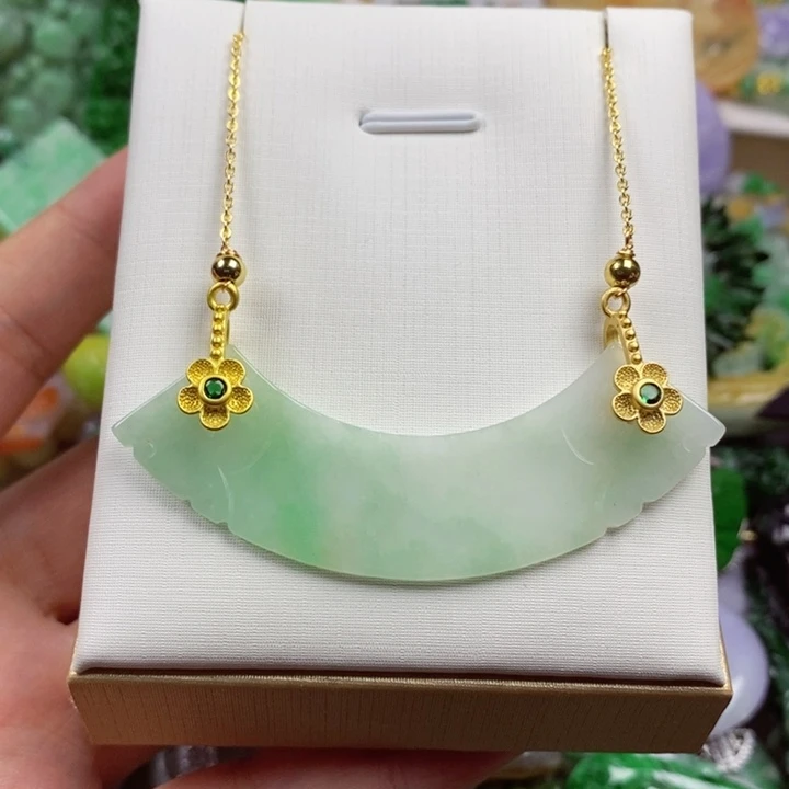 翡翠未镶嵌吊坠(赠链)