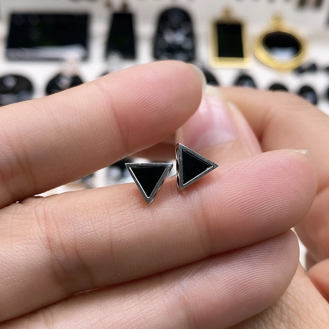 翡翠18K金镶嵌耳饰