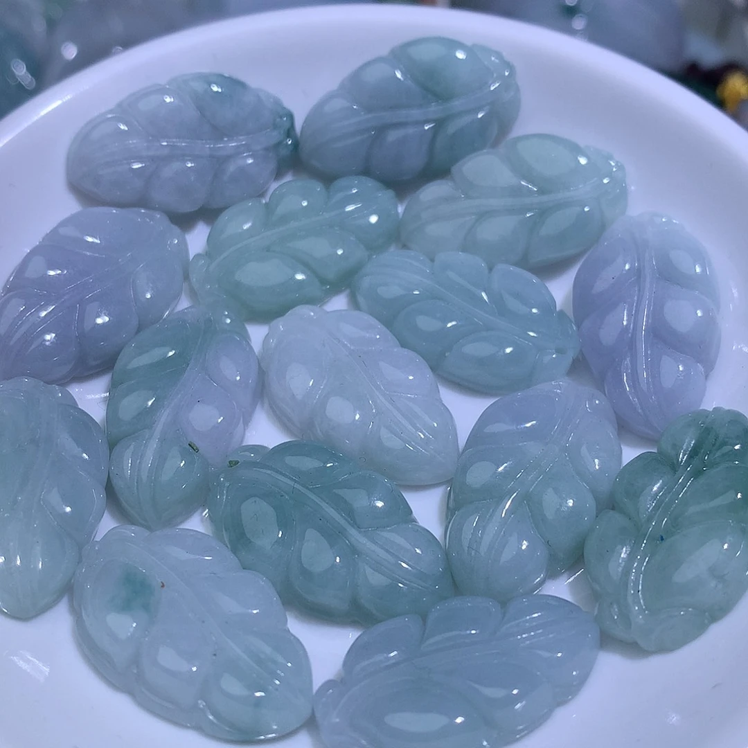 翡翠未镶嵌颈饰发1个