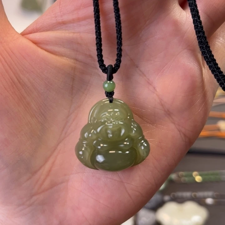 和田玉未镶嵌颈饰厚装