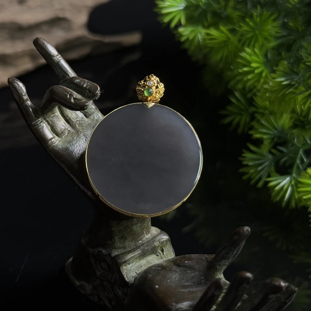 lot6408 18k平安牌 和田玉烟紫 38.5*20.6*4.6mm 10.5g